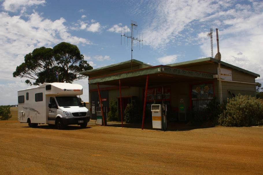 Tankstop kurz vor Amelup