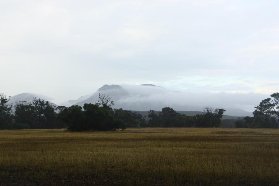 Im Gebirge ist es noch wolkig