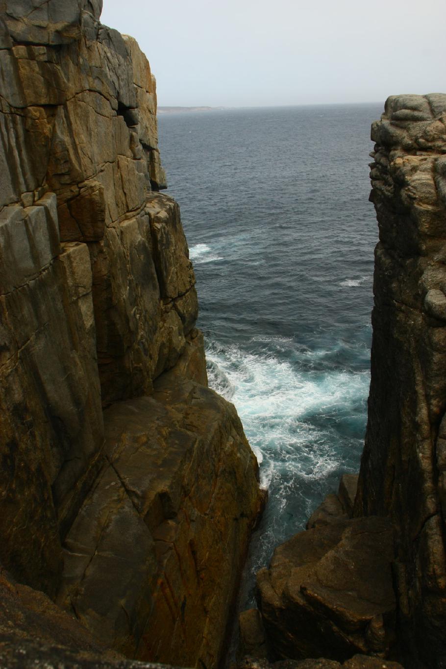 The Gap ist eine 30m tiefe Einbuchtung direkt am Meer