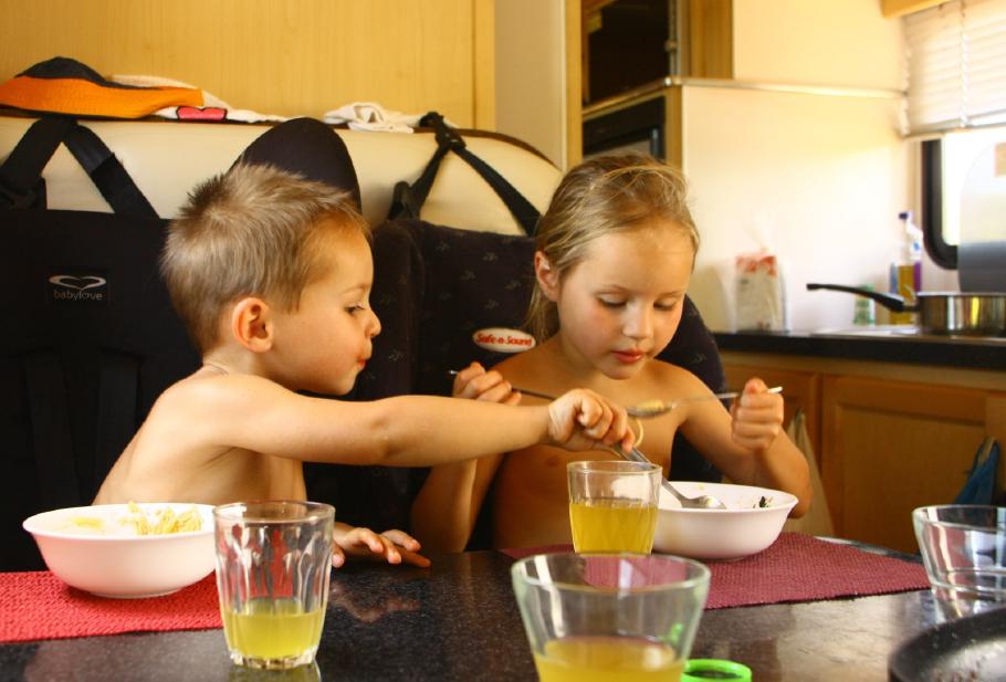 Das Gras auf der anderen Seite des Zaunes ist immer grüner als das eigene
