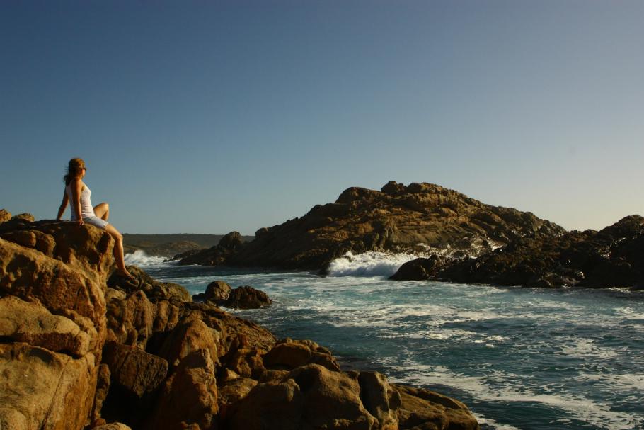 𝅘𝅥𝅮 Ich glaube, die Wellen verschlingen 𝅘𝅥𝅮 Am Ende Schiffer und Kahn, 𝅘𝅥𝅮 Und das hat mit ihrem Singen, 𝅘𝅥𝅮 Die Loreley getan. 𝅘𝅥𝅮