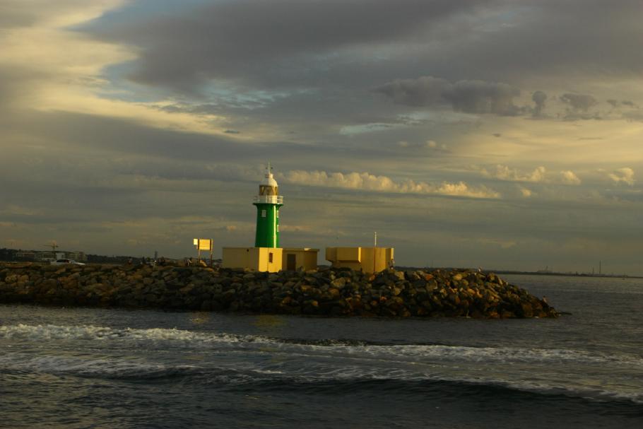 Leuchtturm an der Hafeneinfahrt in Perth