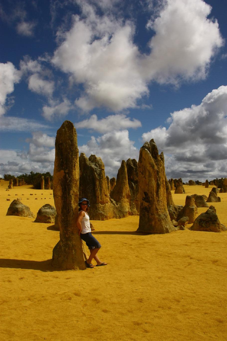 Viele der Steine überragen uns deutlich
