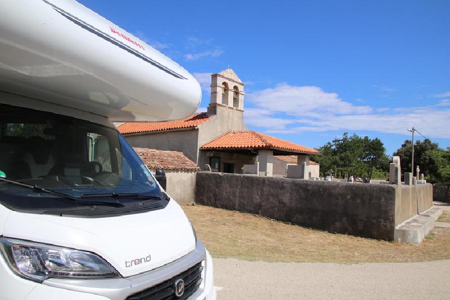 Kleine Kapelle, von der aus wir einen schönen Blick auf den Vraner See haben