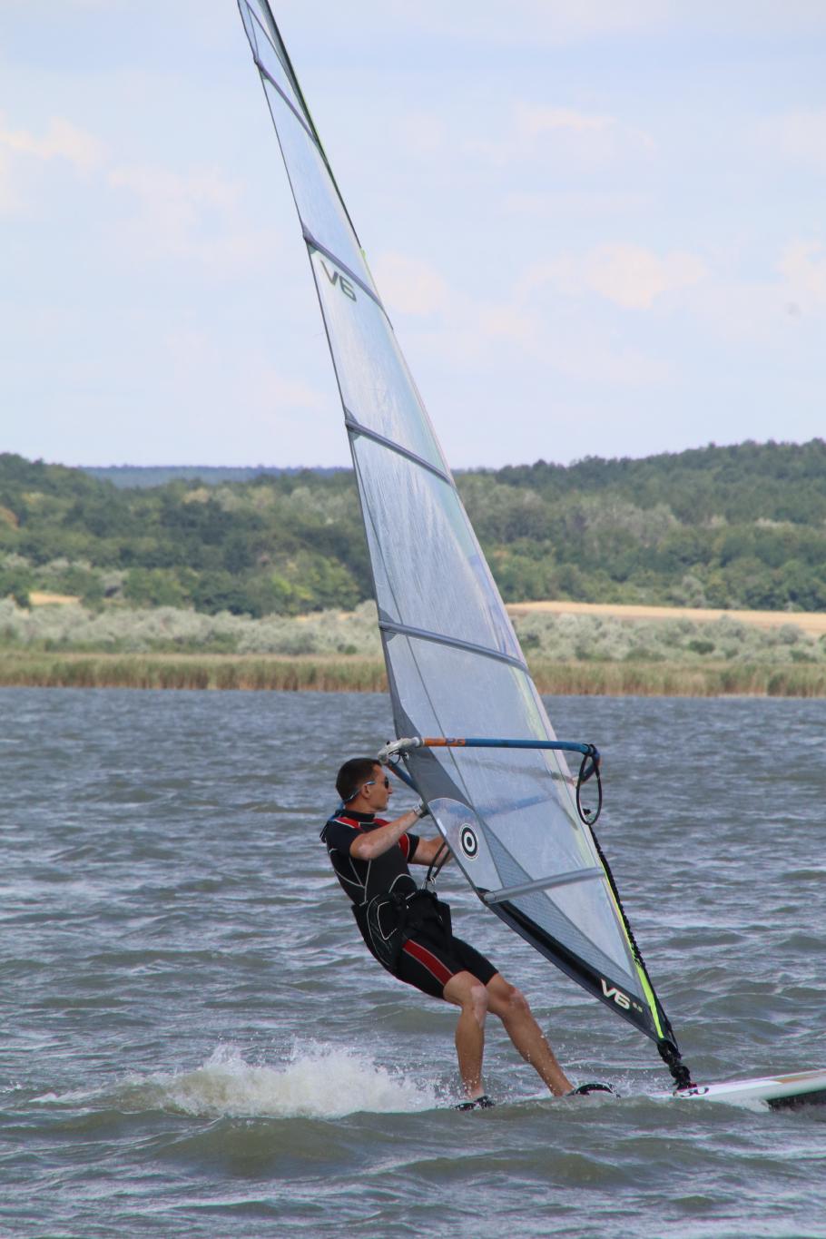 Das Aufriggen geht inzwischen schnell von der Hand und so steh&rsquo; ich recht bald auf dem Brett.