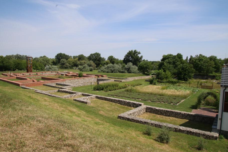 Hier stand einst eine der ersten Kirchen der Ungarn.