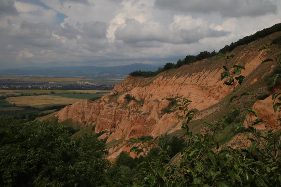 Am Horizont sehen wir weitere Berge der Karpaten.