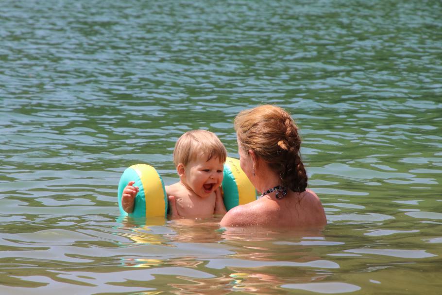 Mattis findet Baden auch toll.