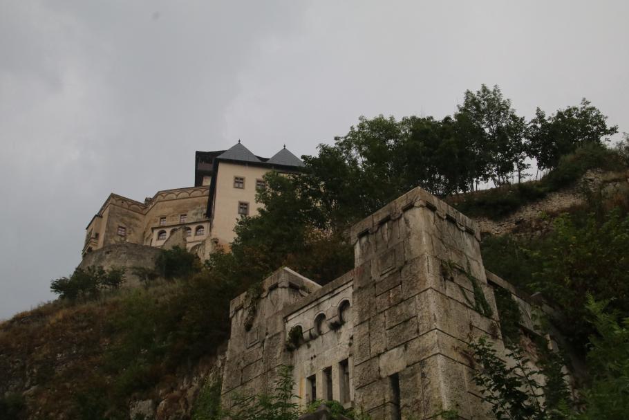 Blick zurück: wo vorhin noch die Sonne schien, donnert und blitzt es jetzt.