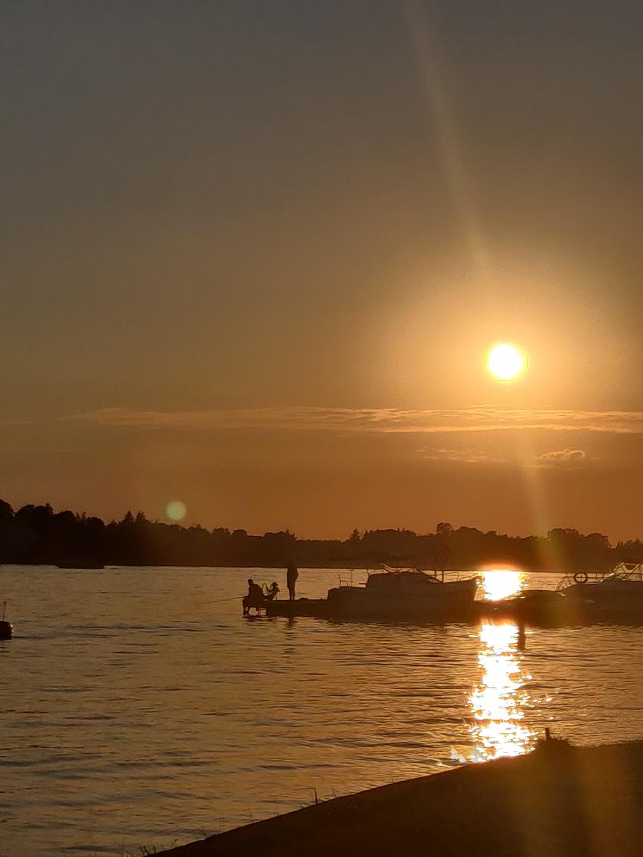 Abendessen beim Sonnenuntergang.