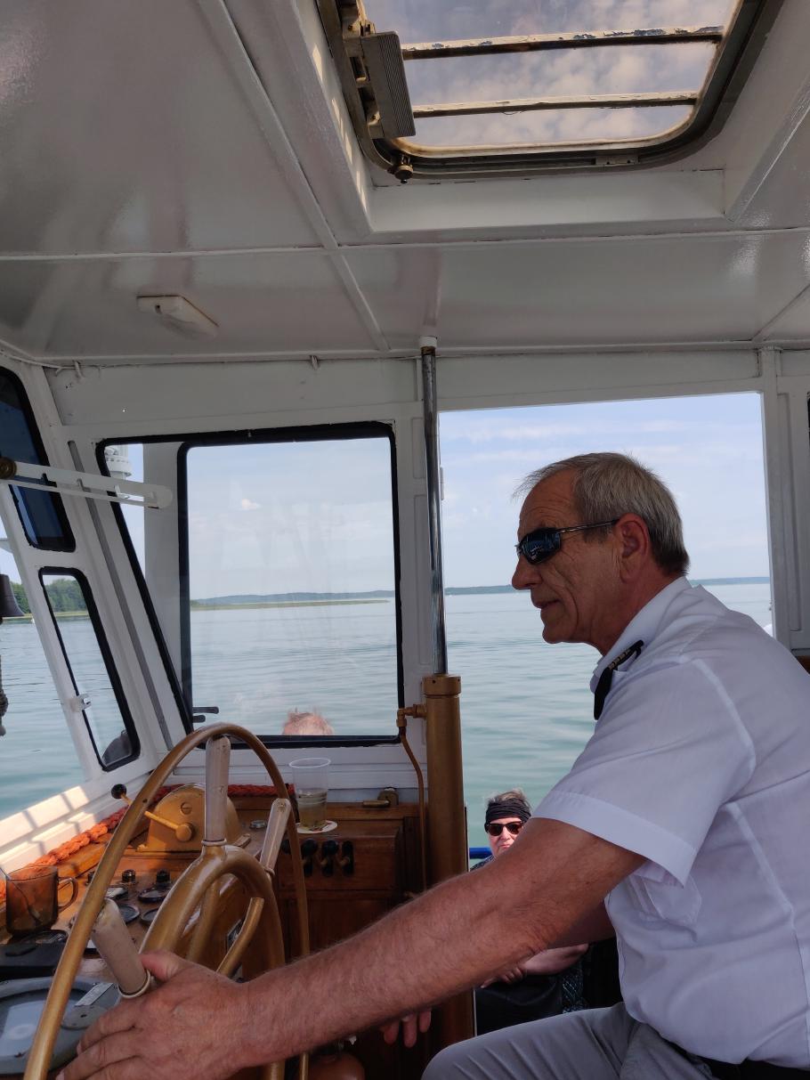 Captain auf der Brücke!