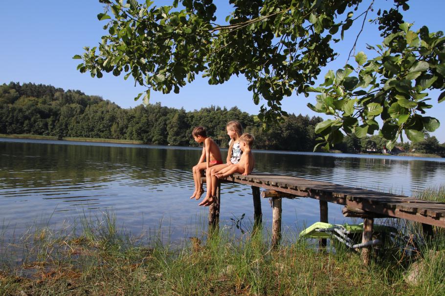 Unser Steg direkt vorm Camper.