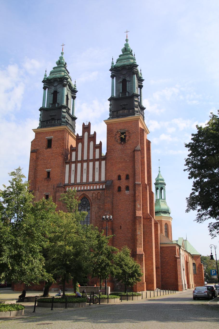 Der Posener Dom macht seinem Namen alle Ehre.