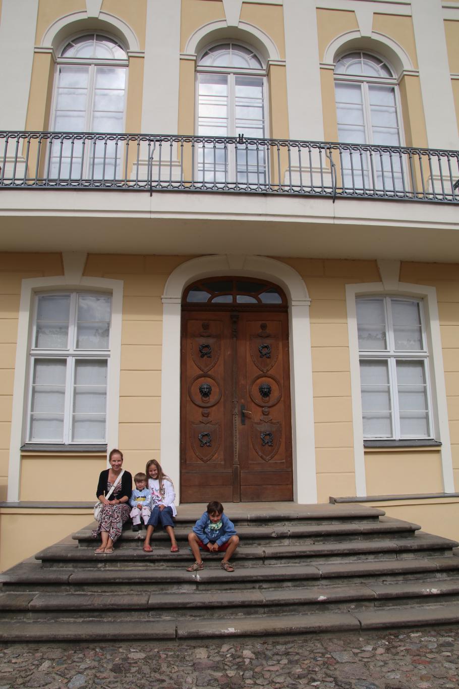 Wir müssen erst einmal warten.