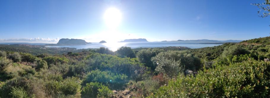 Sonnenaufgang über dem Hafen von Golfo Aranci.