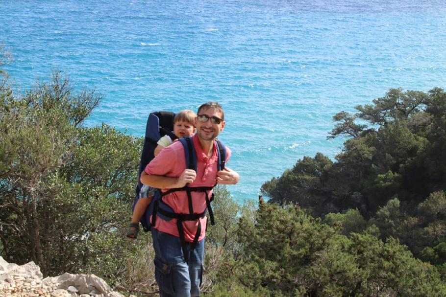 Noch lacht er, bald schläft er.