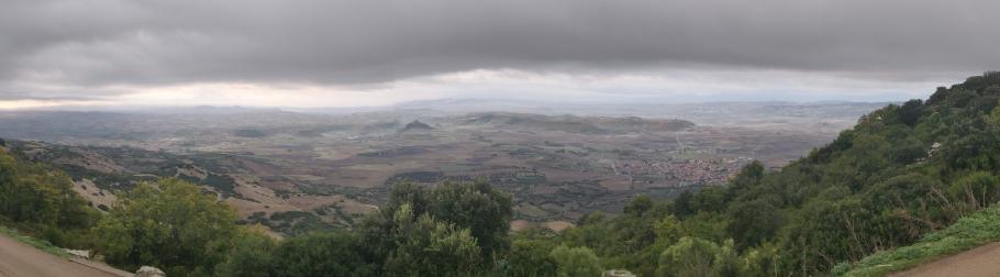 Die Luft ist glasklar, aber die Sonne versteckt sich noch.