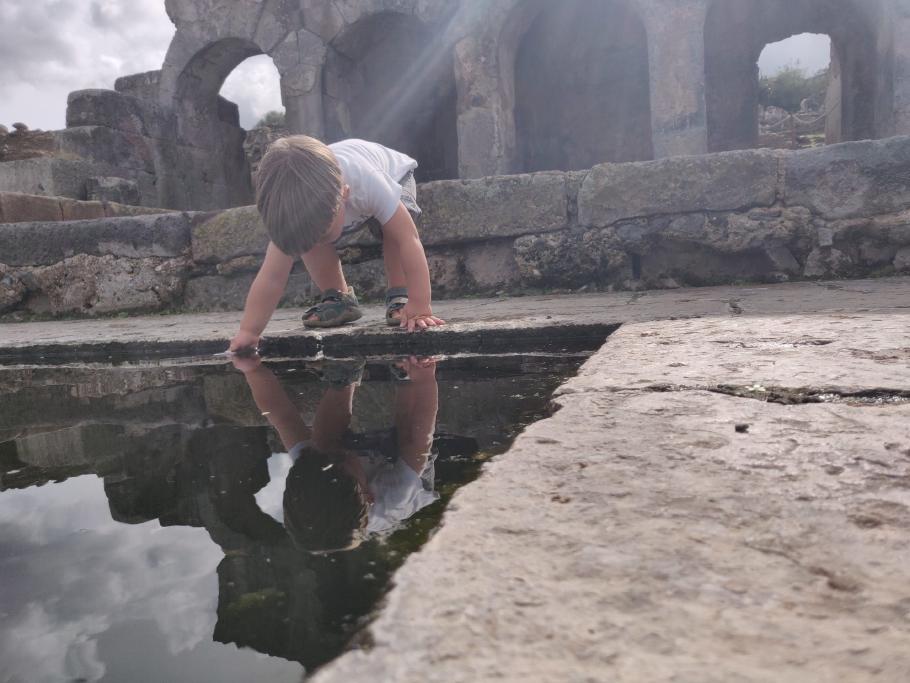 Mit 27 Grad lädt das Becken hier zum plantschen ein.