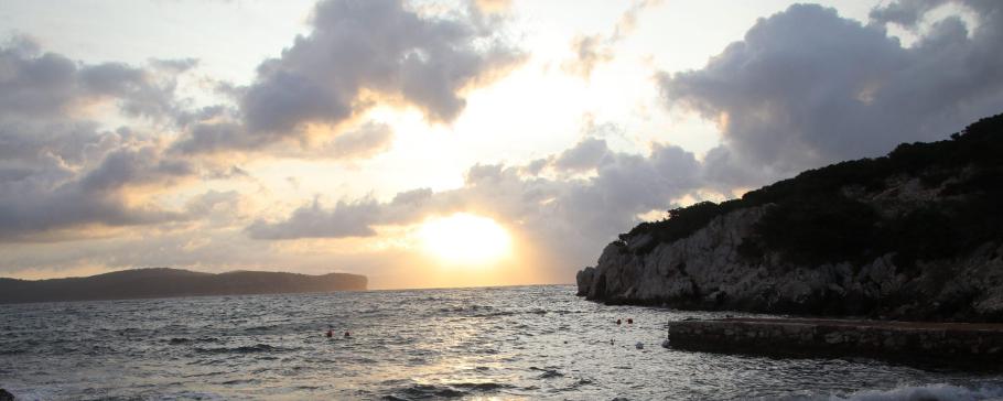 Dank Wecker sehen wir heute mal den Sonnenaufgang.