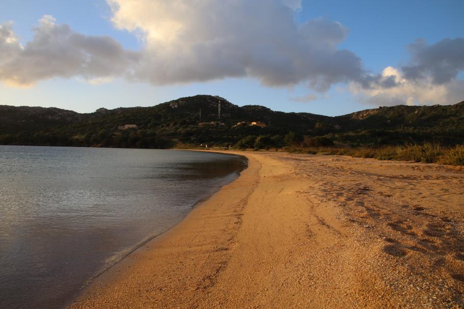 Zum Baden weht ein viel zu kalter Wind.