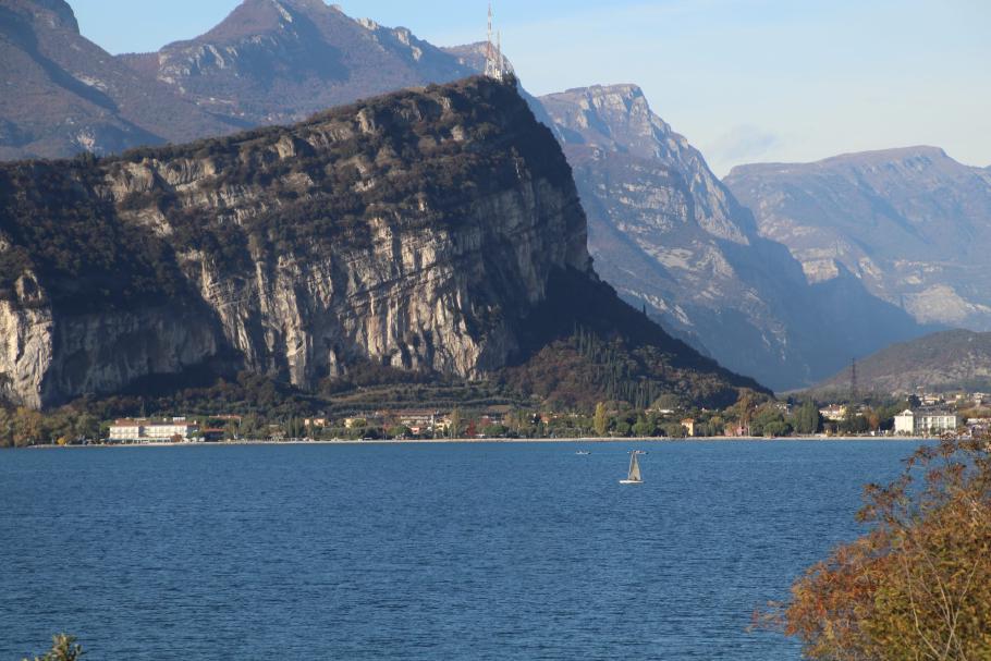 Kurz vor dem nördlichen Ende des Sees.