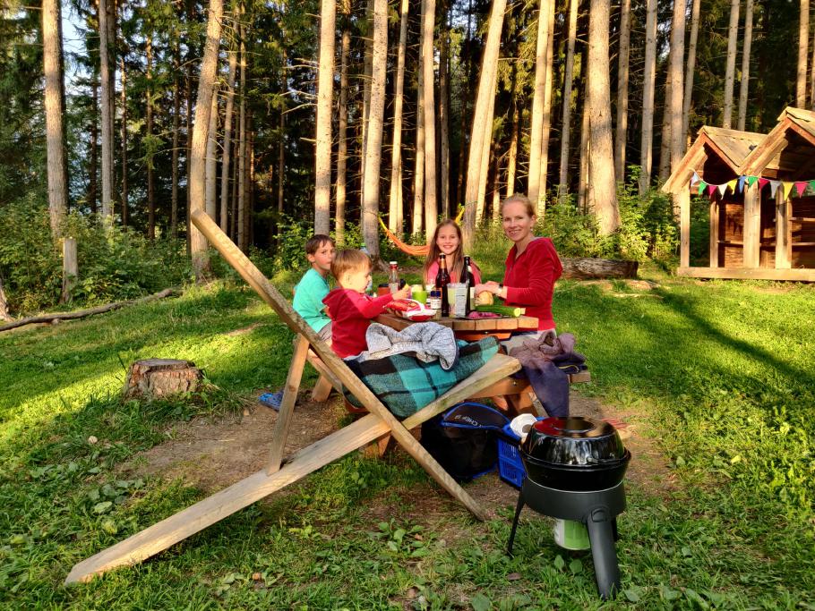 Der Tag endet so sonnig, wie er angefangen hat.