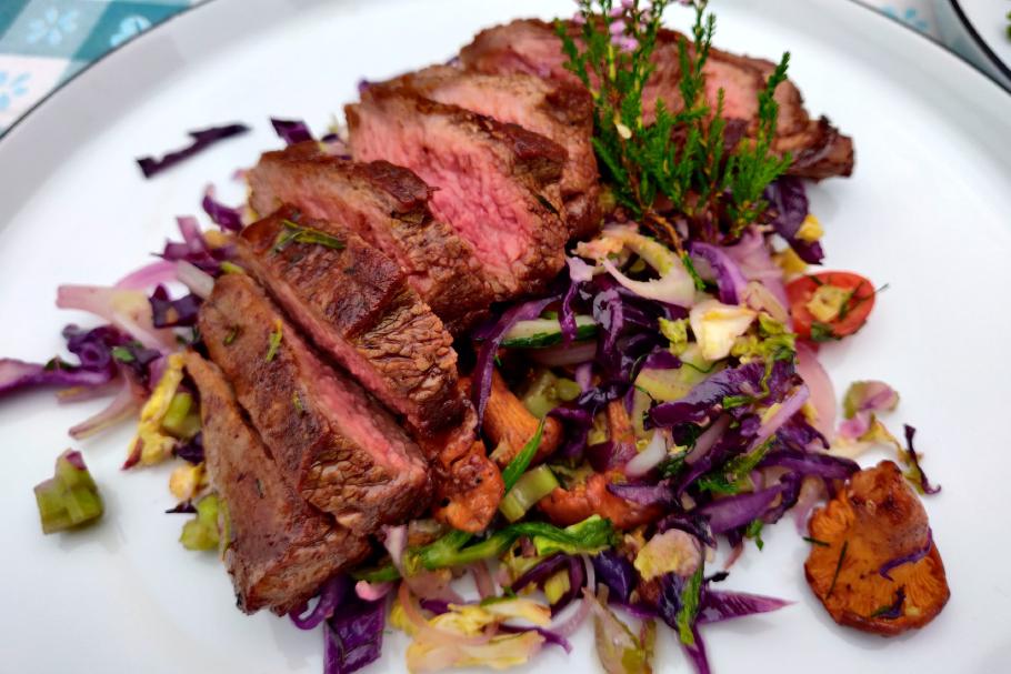 Hat kürzlich noch am Hang gemuht (Flanksteak mal wieder).