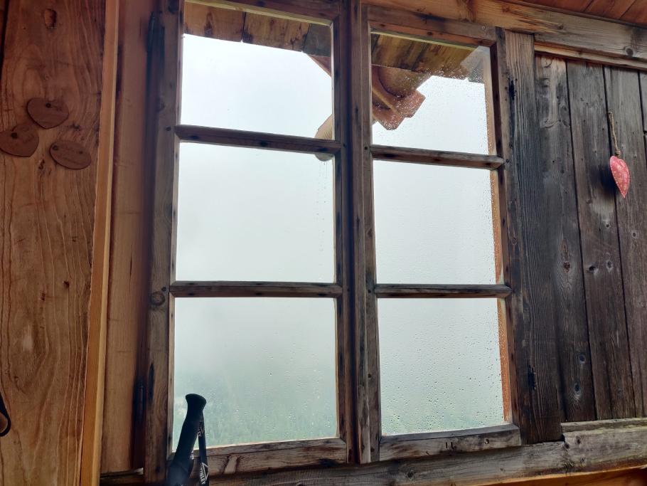 Draußen ist nur noch Wolke.