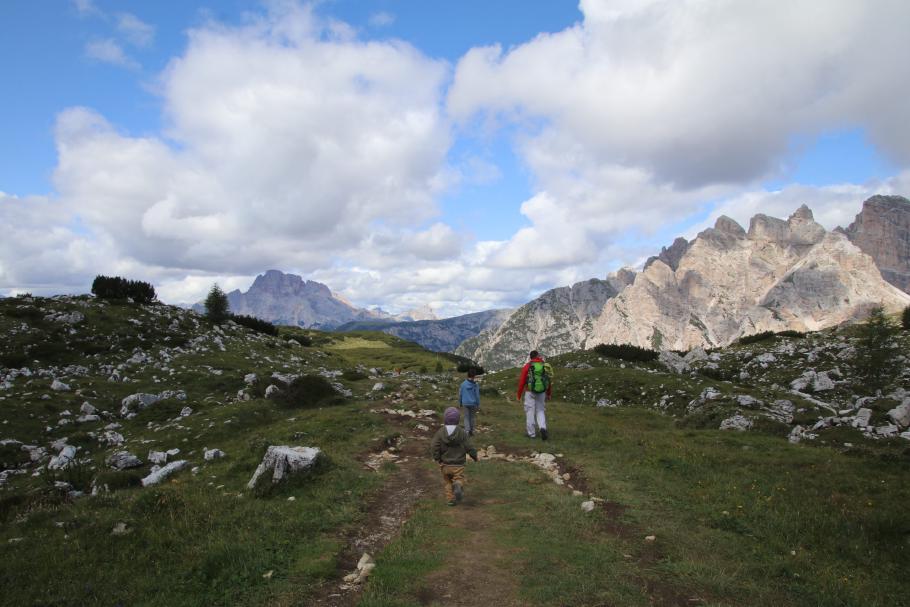 Zwischen den Bergen kommen wir uns ganz klein vor.