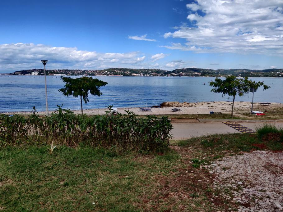 Wir haben wieder echtes Glück mit dem Stellplatz.