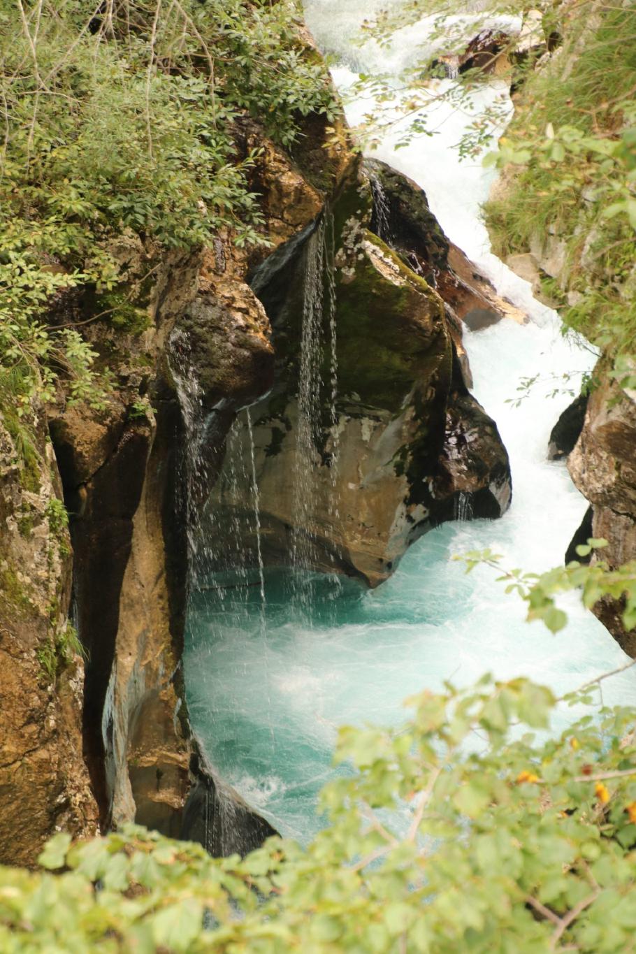 Von allen Seiten gibt es kleine Zuflüsse.