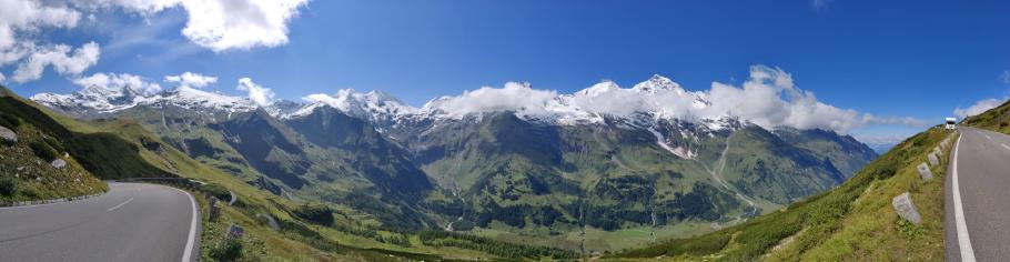 Bevor wir ins Tal fahren, bietet sich uns dieses Panorama.