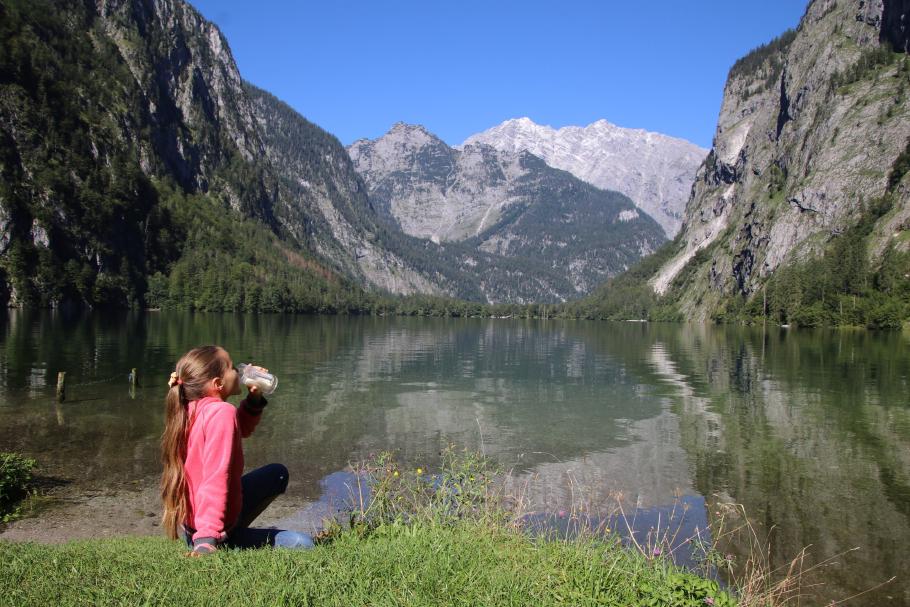 Annabell könnte Werbung für Alpenmilch machen.