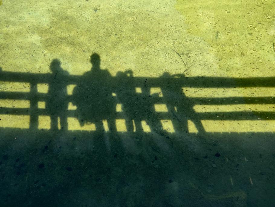 Die fünf verfolgen uns schon eine Weile.