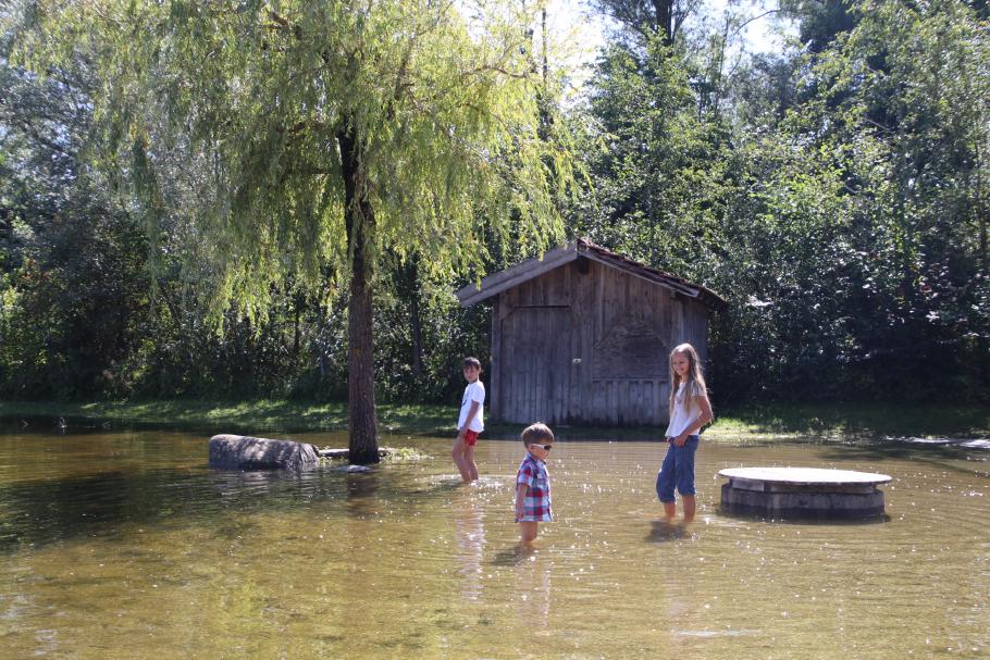 Der See führt ordentlich Wasser. Normalerweise steht man hier ohne nasse Füße zu bekommen.
