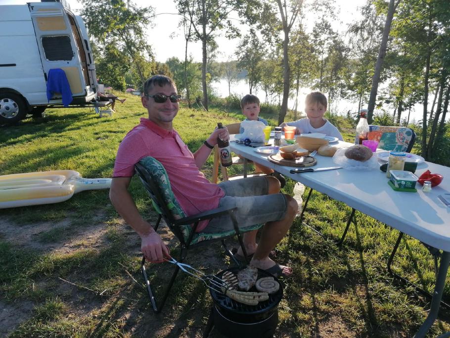 Abendbrot mit Blick auf den See.