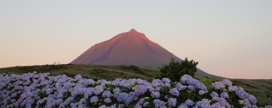 Die Spitze des Pico wird als erstes angestrahlt