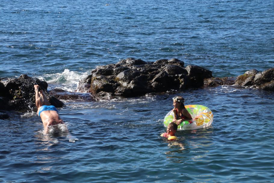 Papa taucht unter &hellip;