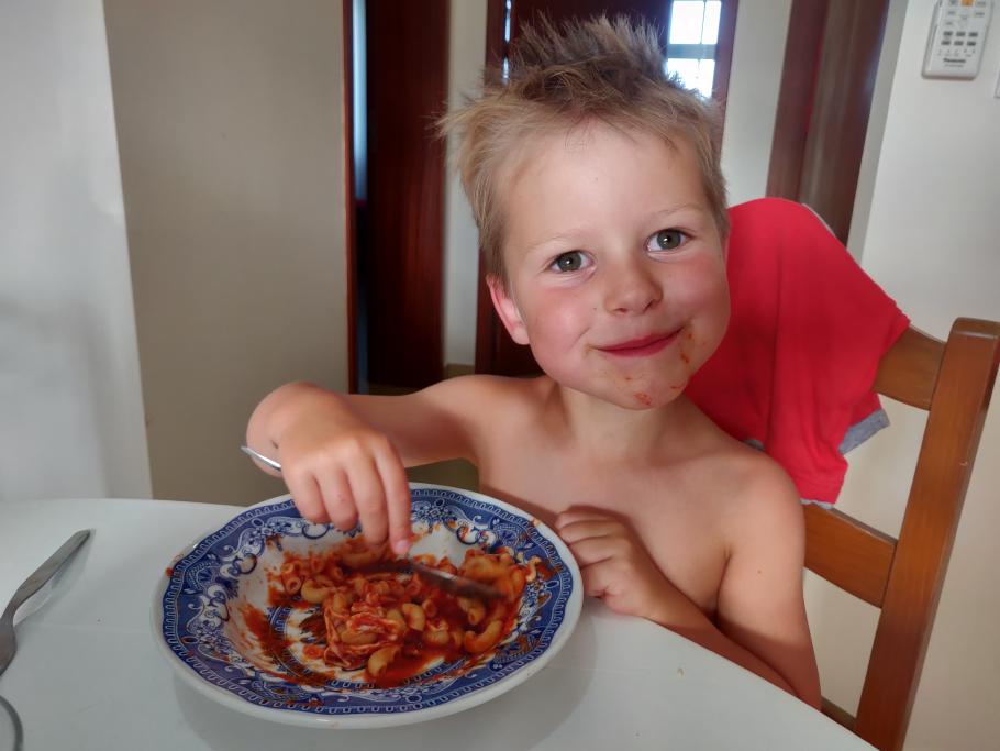 Am Abend holen wir das ausgelassene Mittagessen nach