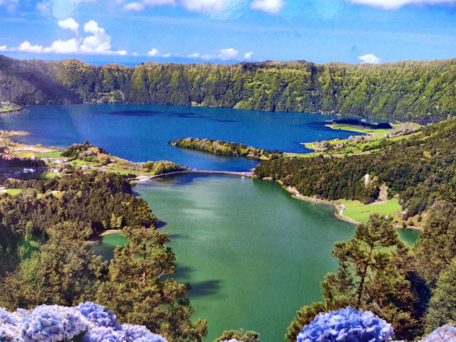 Das von der Postkarte abfotografierte Motiv schaut wie ein Postkartenmotiv aus