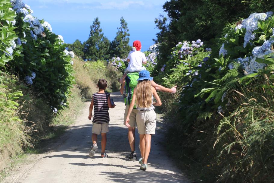 Mattis schwächelt für ein paar hundert Meter und lässt sich kurz tragen