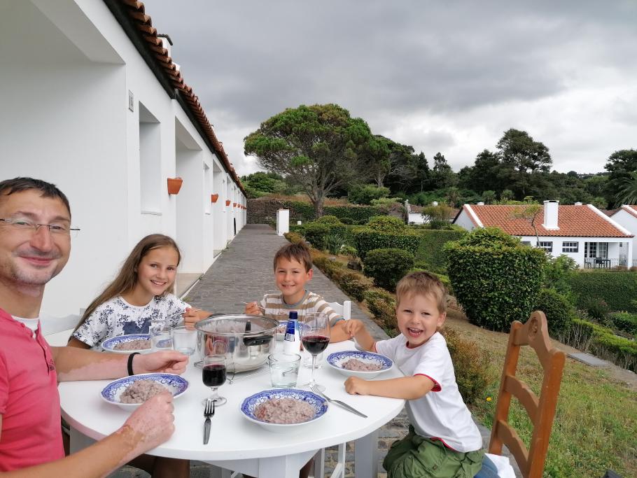 Zum Ausgleich für das kalte Mittagessen gibt es heute Abend einen großen Topf Risotto