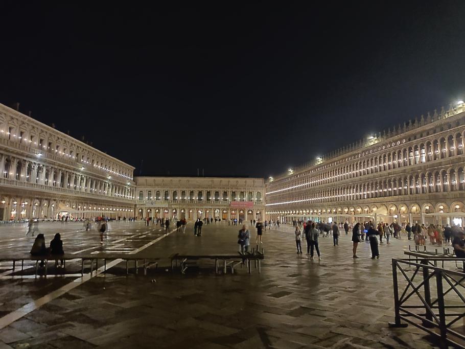 Auf dem Markusplatz ist nicht mehr viel los