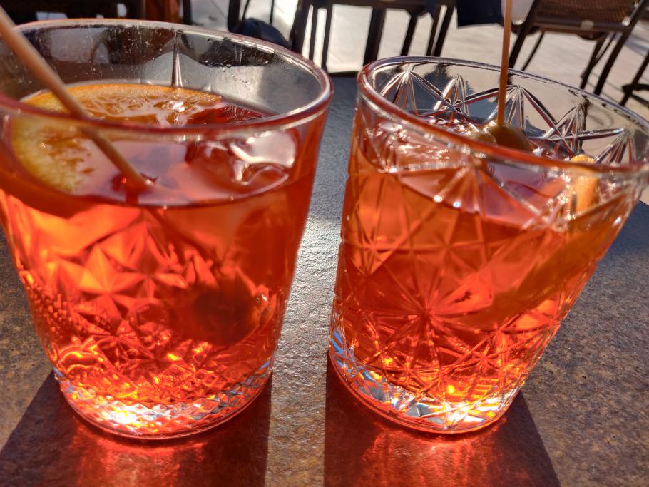 Scheint hier ein allgegenwärtiges Haus- und Hofgetränk zu sein