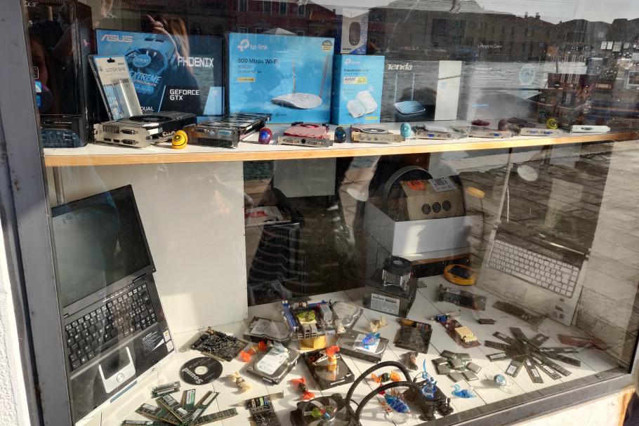 Aber auch ich schaue hier und da ins Schaufenster