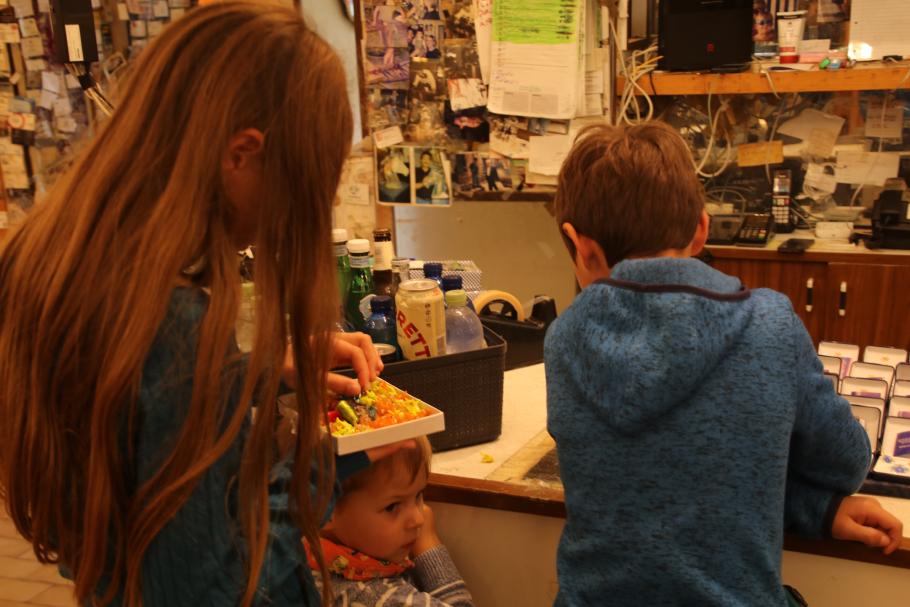 Nein, wir lassen uns von der Verkaufs-Show nicht einlullen. Glitzerkraaaam&hellip; haben will!