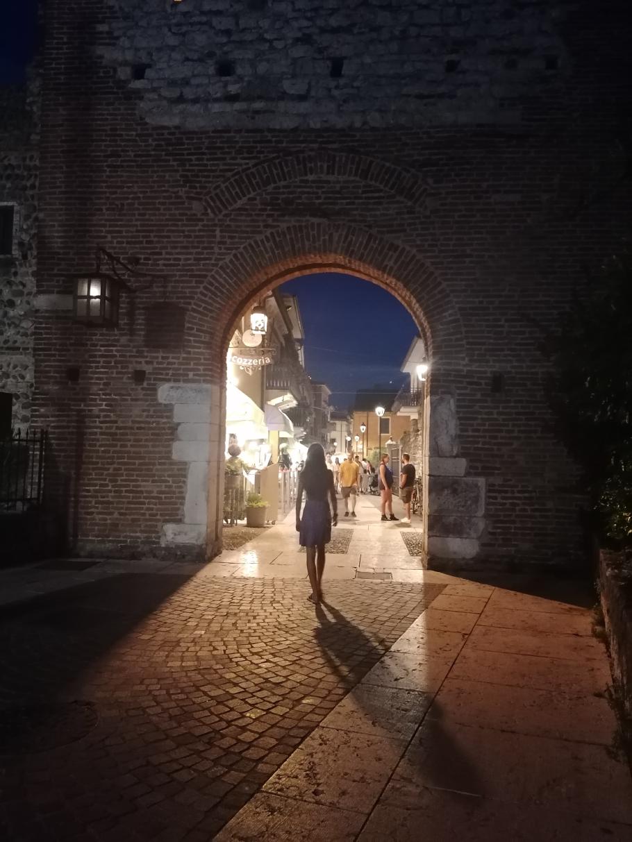 Das Jungvolk betritt die Altstadt