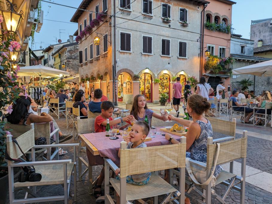 Wir lassen den Tag in einer typischen Bar in der Altstadt ausklingen