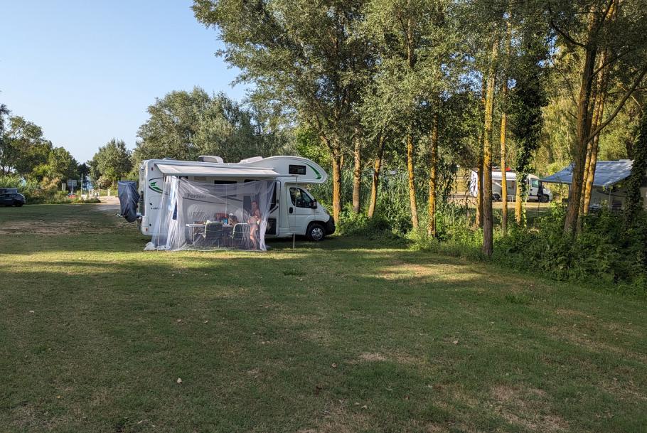 Das Moskito-Netz bauen wir sicherheitshalber gleich mit auf.