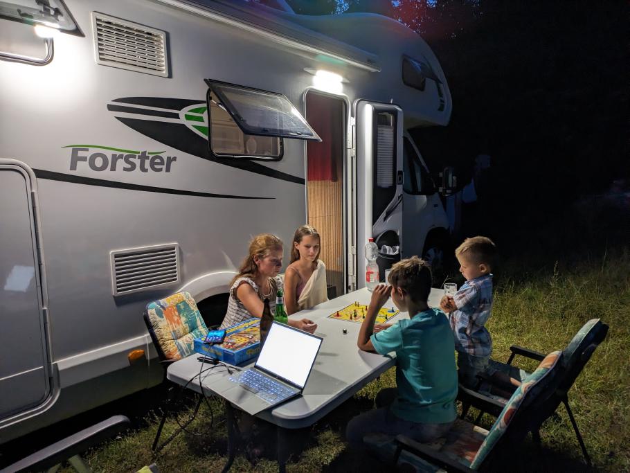 Da wir schon Abendbrot gegessen haben, ist heute Zeit für ein Spiel